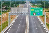Cận cảnh cao tốc hơn 20.000 tỷ bất ngờ tạm dừng thông xe trong dịp Tết