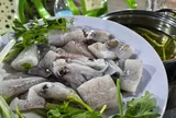 Lẩu mực Đại Lãnh níu chân khách gần xa
