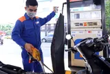 Hoả tốc: Doanh nghiệp xăng dầu được điều chỉnh giá ngay khi biến động 7%, RON 95 tăng 4.700 đồng/lít