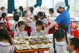 Tp.HCM tổng kiểm tra 317 cơ sở cung cấp suất ăn trường học giữa loạt bê bối thực phẩm
