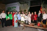 “Nóng hầm hập” tại Lễ hội Bánh dân gian Nam Bộ ngay trong ngày đầu khai mạc, 26-4