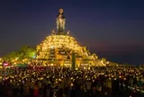 Núi Bà Đen rực sáng đêm dâng đăng, hút hàng ngàn du khách dịp Lễ 30-4 và 1-5