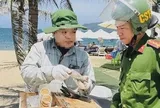 Nha Trang làm việc với người bán kem 100.000 đồng/cây cho du khách Thái Lan