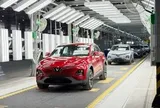 Bán mảng sản xuất xe, VinFast làm gì để sinh lời?