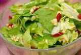 Một phụ nữ 35 tuổi bữa nào cũng ăn xà lách, 6 tháng sau bác sĩ ngạc nhiên: "Cô đã ăn gì vậy?"