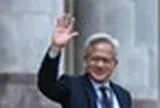Đến Trung Quốc cùng ông Trump, CEO Nvidia Jensen Huang không quên làm một điều y hệt hồi thăm Việt Nam