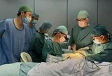 Cấp cứu người đàn ông bị tai nạn giao thông rớt tinh hoàn