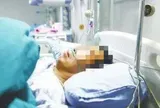 Người đàn ông 53 tuổi đột ngột bị liệt vào buổi sáng, bác sĩ chỉ rõ "sai lầm chí mạng"