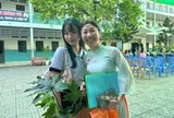Con gái ca sĩ Thu Phượng năng nổ tiếp sức mùa thi