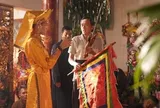 NSƯT Hoài Linh làm "người hầu đồng"