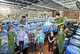 Ra lệnh bắt tạm giam chủ cơ sở sản xuất Lê Thị Hoan SN 1978