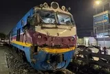 Nguyên nhân vụ xe tải chở cát bị tàu hoả húc văng, vùi lấp 4 xe máy