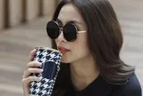 Mỹ nhân từng đi bán nước mía lề đường để mưu sinh: Nay lấy chồng thuộc gia tộc giàu bậc nhất Việt Nam, mỗi lần lộ diện lại gây bão