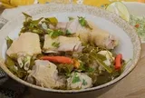 Đi chợ thấy nắm lá dại này nhớ mua ngay: Đem vò nát nấu với thịt gà, vị chua thanh cuốn miệng, ăn đến đâu sảng khoái đến đấy