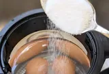 Nên luộc trứng bằng nước lạnh hay nước sôi? 5 đầu bếp chuyên nghiệp cùng khuyên 1 điều