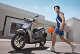 Xe máy điện không chỉ cần đi xa, mà còn cần đi xa hơn về công nghệ và trải nghiệm