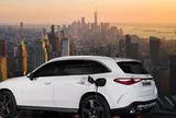 Xe Mercedes bán chạy nhất Việt Nam thêm bản hybrid, giảm giá bản xăng