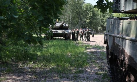 Xe tăng Stridsvagn 122 của Thụy Điển bộc lộ nhược điểm lớn