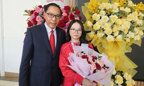 Nỗi lòng của người cha từng phản đối con gái chơi game