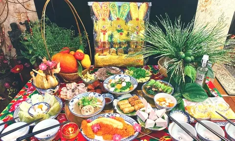 Mâm cúng ông Công ông Táo quen thuộc, thêm chi tiết này bỗng đẹp rực rỡ, gia chủ đón lộc cả năm