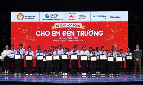 350 suất học bổng tiếp sức học sinh vượt khó tại Đồng Nai