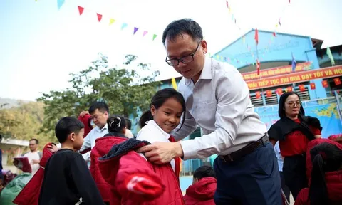 Ngược núi rừng, mang tấm lòng miền xuôi sưởi ấm vùng cao