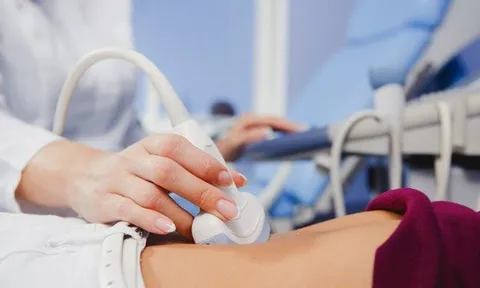 Đau bụng đi khám, cô gái sốc nặng sau khi biết kết quả siêu âm