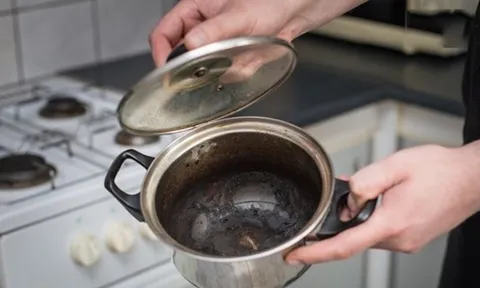 Nồi cháy đen cũng sạch bong chỉ trong vài phút, bí quyết ít người biết