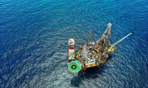 Giàn khoan khổng lồ của Việt Nam vừa "làm nên lịch sử" tại Malaysia