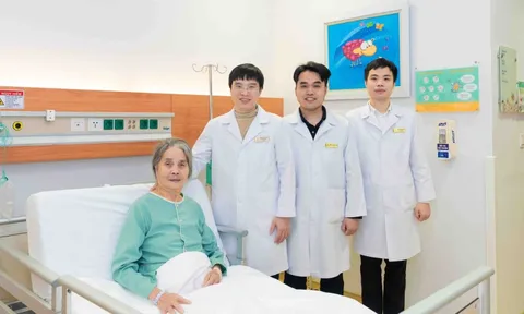 Làm chủ kỹ thuật khó trong không gian vài milimet, cứu sống bệnh nhân 73 tuổi có khối máu tụ nguy hiểm ở não