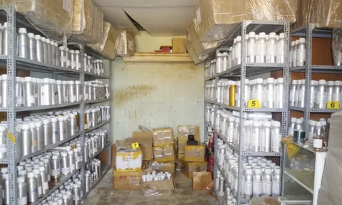 Công an tìm người mua nước hoa giả trong đường dây bán hàng 50 tỷ đồng