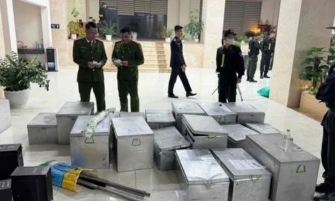 Đồng loạt khám xét trụ sở, nơi ở, bắt giám đốc Hoàng Văn Cường