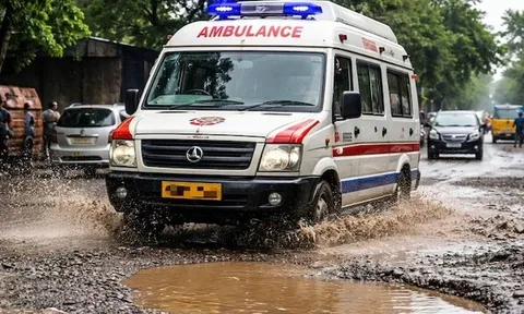 Người phụ nữ "chết não" bất ngờ sống lại khi xe cứu thương đi vào ổ gà