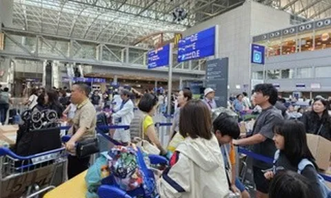 Nữ du khách Việt “toát mồ hôi” tìm vé về nước giữa lúc chiến sự Trung Đông căng thẳng