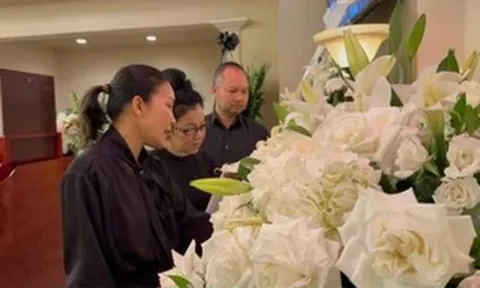 Ca sĩ Bích Phương khóc ngất trước linh cữu Kasim Hoàng Vũ