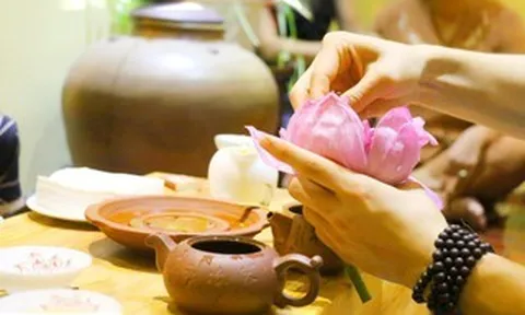 Một ấm trà, trọn kiếp người