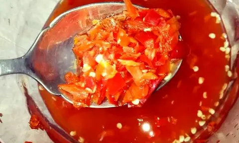 Bé 2 tuổi tử vong vì tò mò ăn món "vạn người mê"