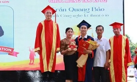 Thành công lớn nhất là trở thành niềm tự hào của cha mẹ