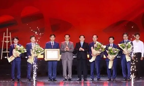 Trường ĐH Luật TPHCM nhận Huân chương Lao động hạng Nhì