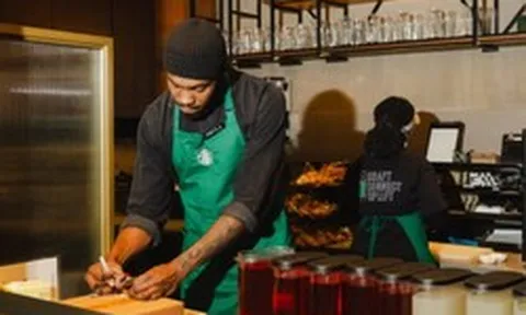 Một chuỗi cà phê tăng cường chính sách khách hàng phải tips cho nhân viên, cá nhân xuất sắc được thưởng 8 triệu đồng/quý