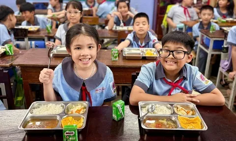Nhiều trường tiểu học ở Huế kiểm soát chặt nguồn gốc thực phẩm vào bữa ăn bán trú