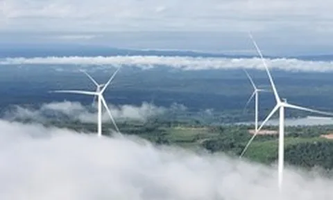 Từ công trường ‘3 không’ đến dòng điện vượt biên giới: Cách Bầu Hiển làm nên kỳ tích Savan 1 trong 16 tháng