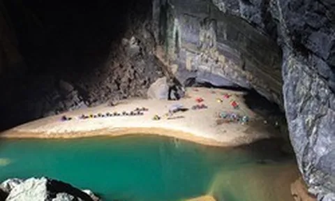 Phát hiện 5 rìu đá 8.000 năm tuổi bên trong hang động ở Phong Nha - Kẻ Bàng