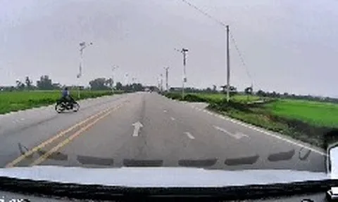 Ô tô húc bay xe máy xuống ruộng: Cục CSGT nêu lý do  khẳng định tài xế không có lỗi