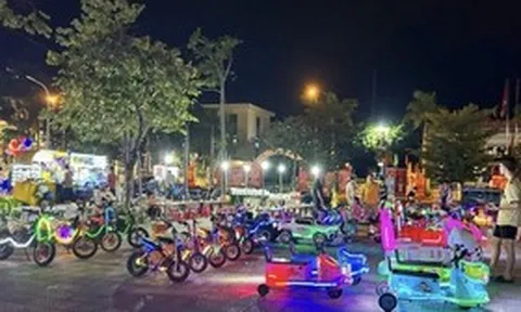 Chơi xe điện tự chế, bé trai 5 tuổi gặp tai nạn nghiêm trọng