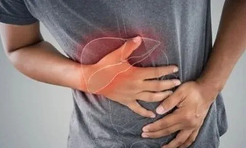 Nam thanh niên không uống rượu vẫn bị gan nhiễm mỡ nặng, bác sĩ chỉ rõ "thủ phạm" là thói quen "cực độc"