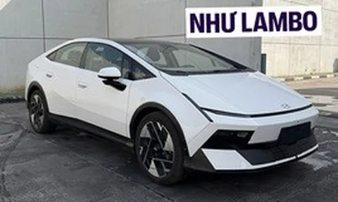 Hyundai Ioniq V lộ động cơ yếu hơn cả Elantra dù dáng ‘chiến’ như Lamborghini, bù lại bằng pin hơn 600km/sạc
