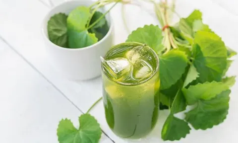 Những người không nên uống nước rau má kẻo "rước hoạ vào thân"