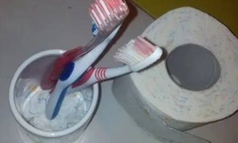 3 vị trí để bàn chải đánh răng "làm mồi cho vi khuẩn": Nhiều gia đình Việt vô tư làm mỗi ngày