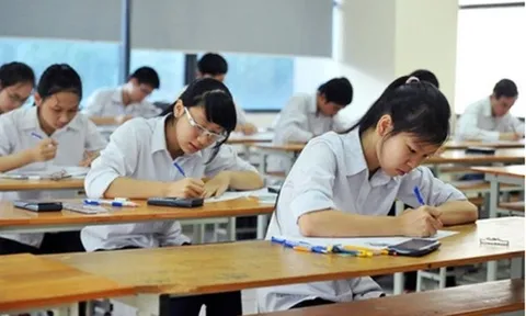 Thi TSA “nóng” chưa từng có: 22.000 thí sinh đổ bộ, điểm thi trải dài 10 tỉnh thành